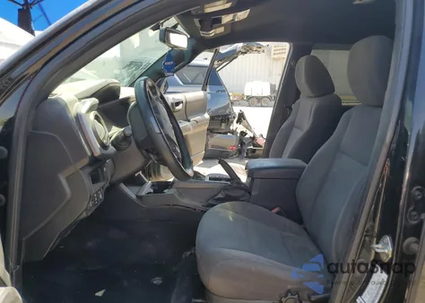 2017 Toyota Tacoma Double Cab z USA, uszkodzony, nr VIN 5TFCZ5AN5HX063334